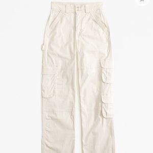 Women’s Abercrombie relaxed cargo pant size 4 long